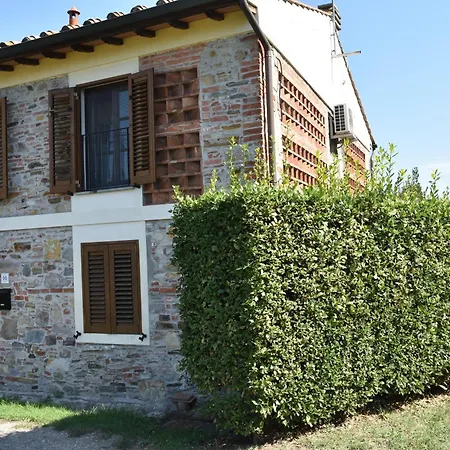 Vacanze Sofia House Daire Capannori